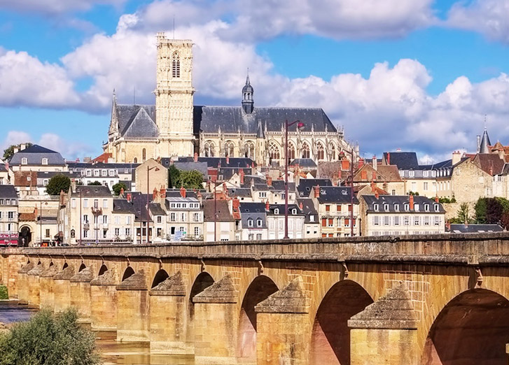 Discover the loire canal in the heart of france, charming cities reveal their secrets